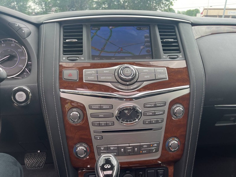 INFINITI QX80 Vehicle Image 14