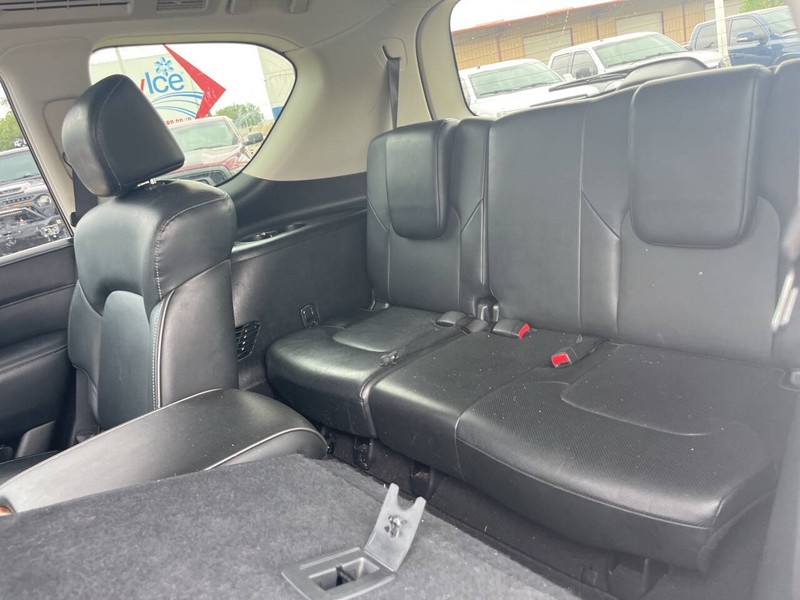 INFINITI QX80 Vehicle Image 20