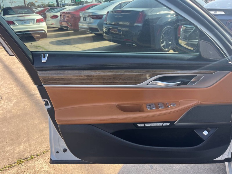 BMW 7 Series Vehicle Image 07