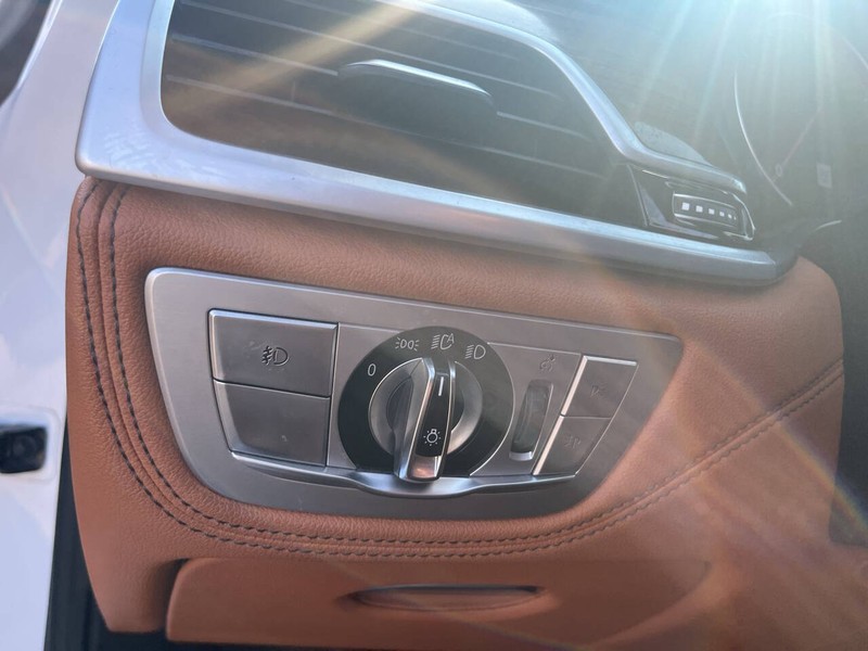 BMW 7 Series Vehicle Image 10