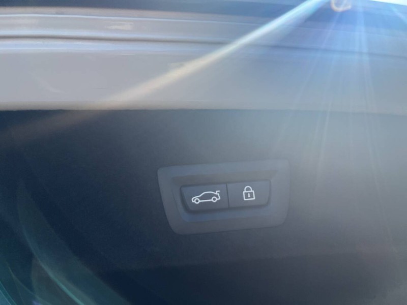 BMW 7 Series Vehicle Image 24