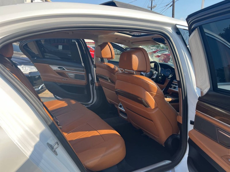 BMW 7 Series Vehicle Image 27