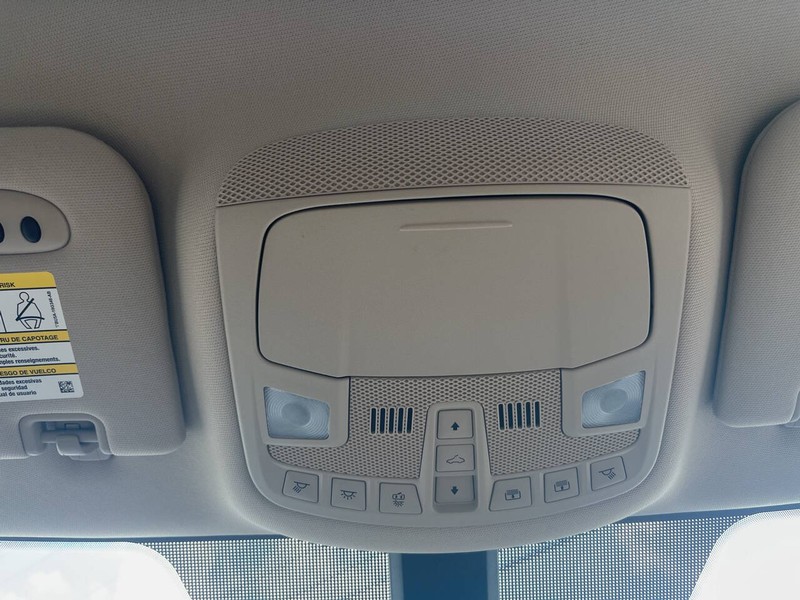 Lincoln MKC Vehicle Image 10