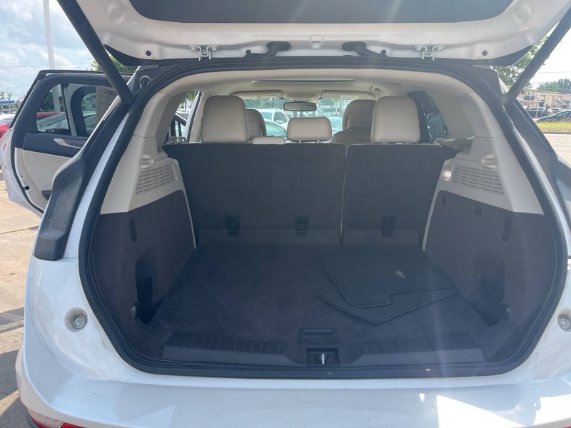 Lincoln MKC Vehicle Image 14