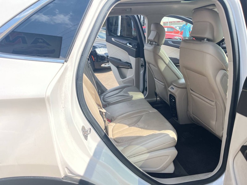 Lincoln MKC Vehicle Image 17