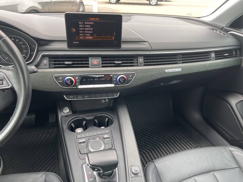 Audi A4 Vehicle Image 11