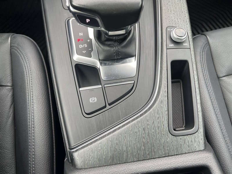 Audi A4 Vehicle Image 12
