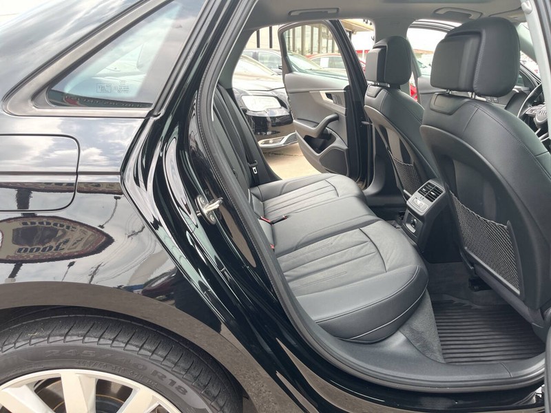 Audi A4 Vehicle Image 18
