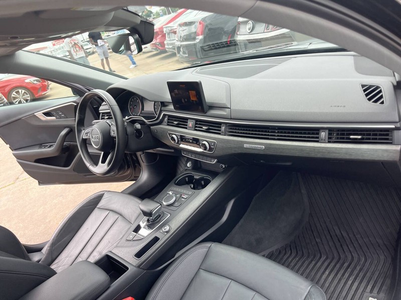 Audi A4 Vehicle Image 20