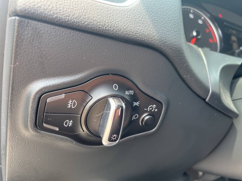 Audi Q5 Vehicle Image 11