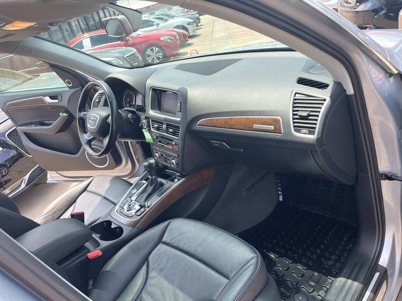 Audi Q5 Vehicle Image 24