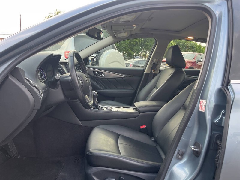 INFINITI Q50 Vehicle Image 08