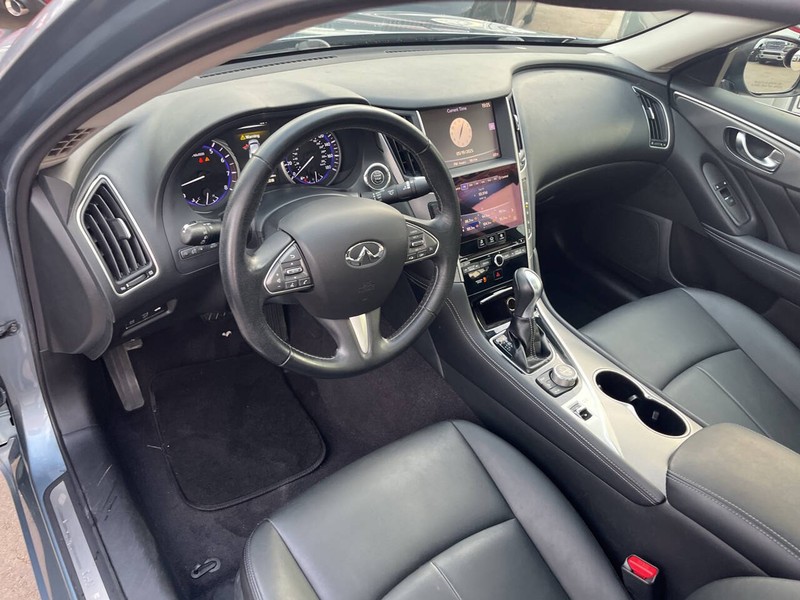 INFINITI Q50 Vehicle Image 10