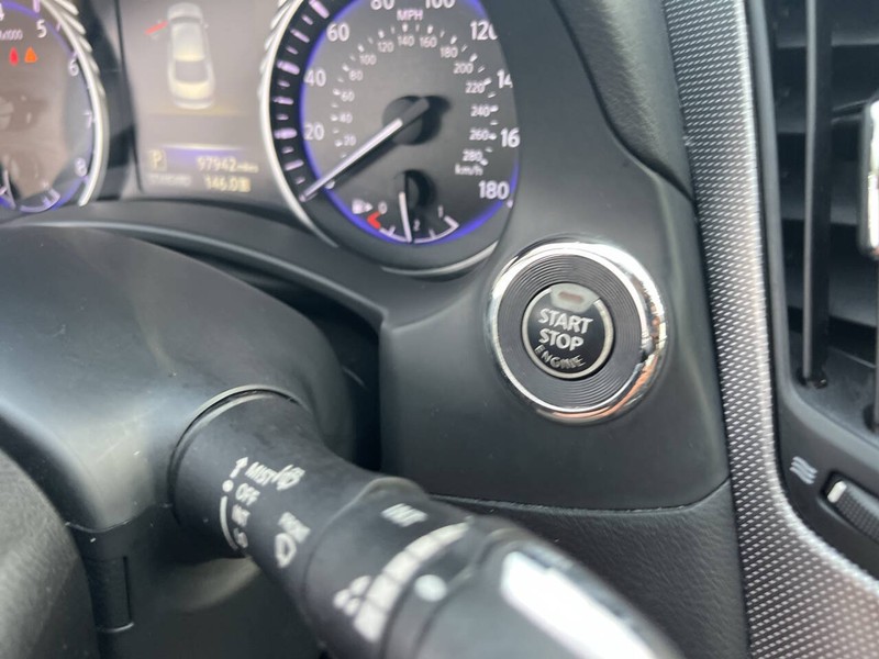 INFINITI Q50 Vehicle Image 14