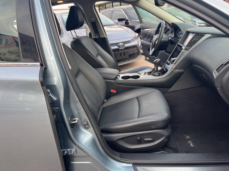 INFINITI Q50 Vehicle Image 23