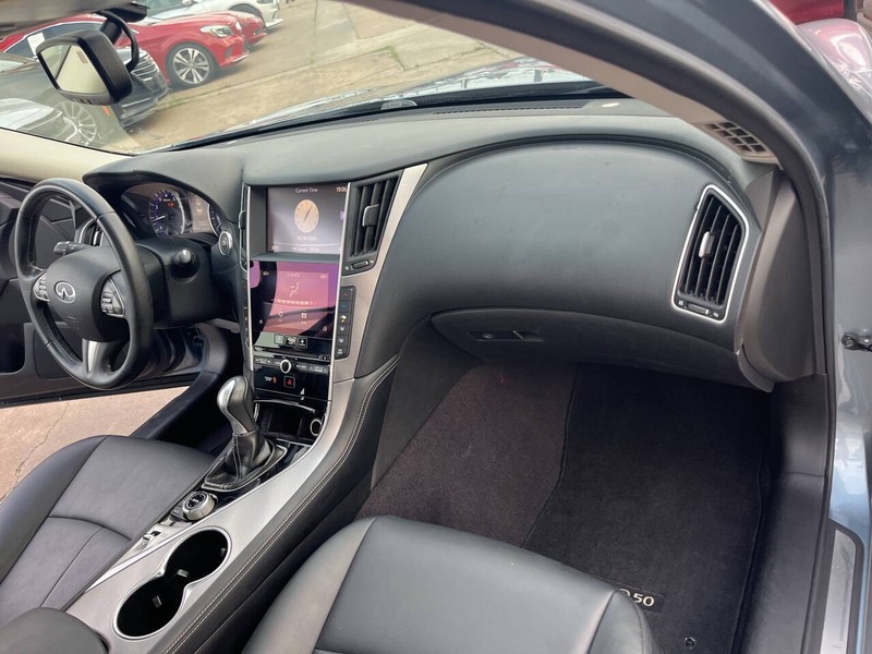 INFINITI Q50 Vehicle Image 24