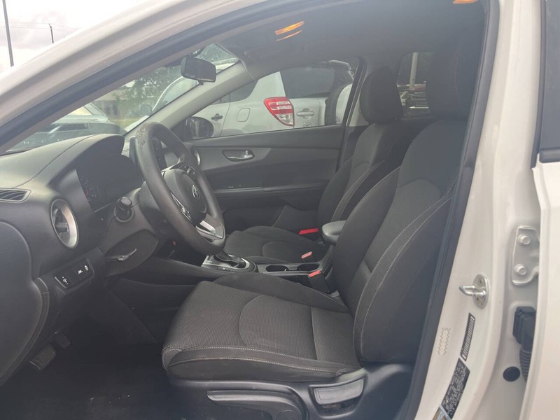 Kia Forte Vehicle Image 07