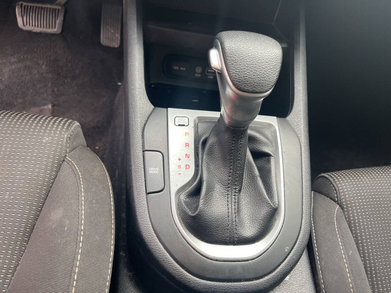Kia Forte Vehicle Image 12