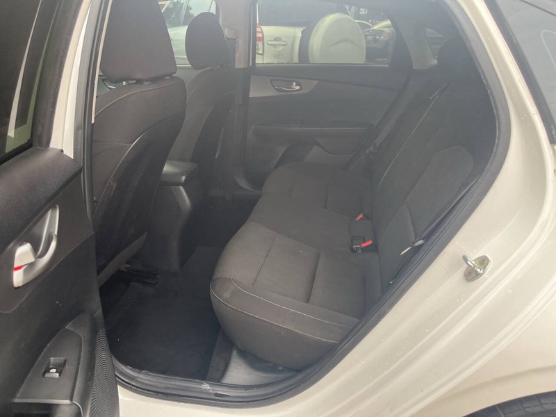 Kia Forte Vehicle Image 15