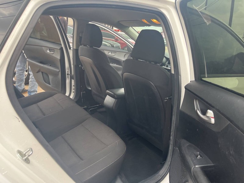 Kia Forte Vehicle Image 16