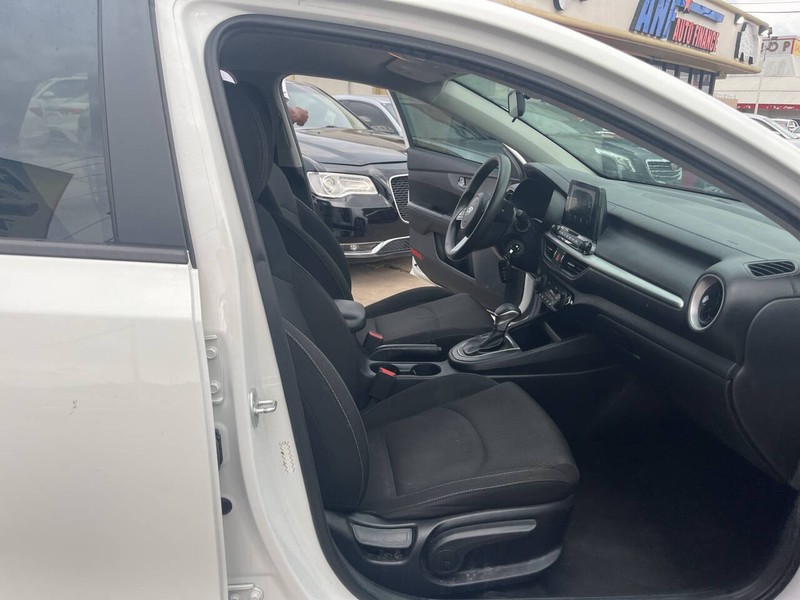 Kia Forte Vehicle Image 17