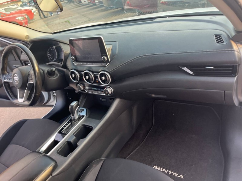 Nissan Sentra Vehicle Image 19