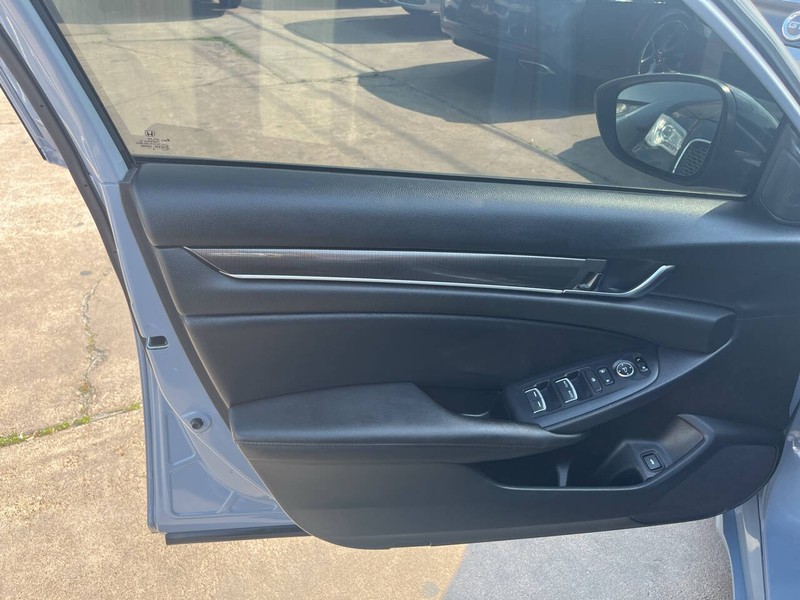 Honda Accord Sedan Vehicle Image 05