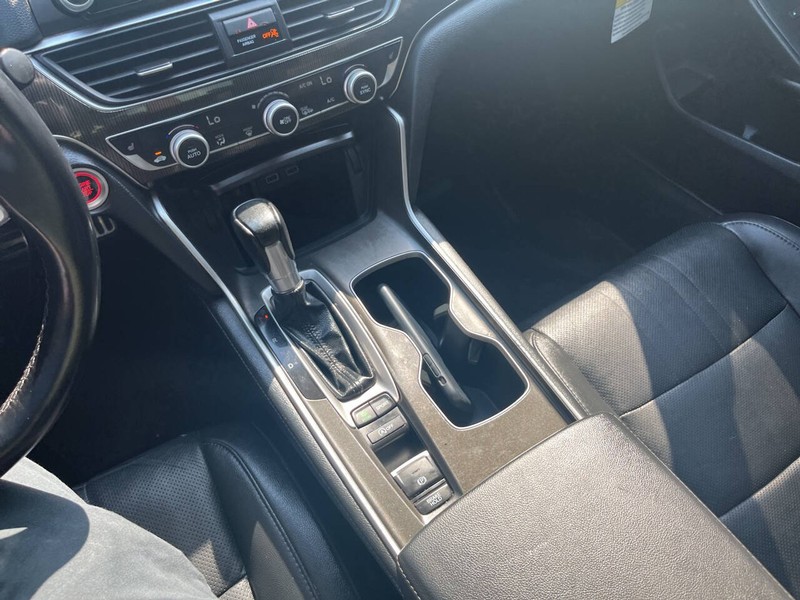 Honda Accord Sedan Vehicle Image 11