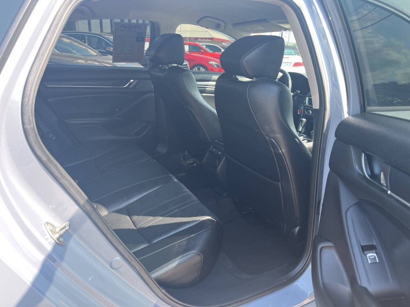 Honda Accord Sedan Vehicle Image 16
