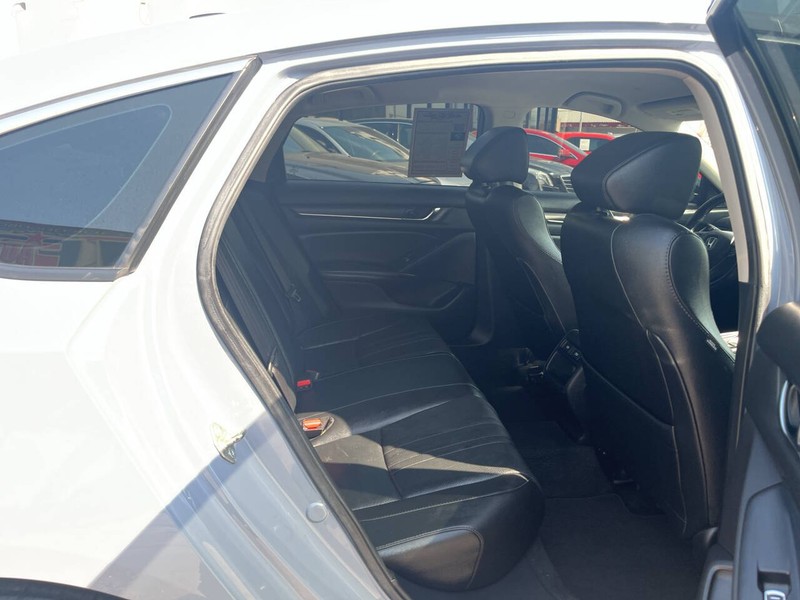 Honda Accord Sedan Vehicle Image 17