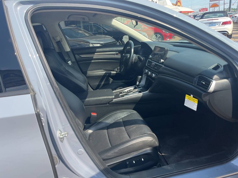 Honda Accord Sedan Vehicle Image 18