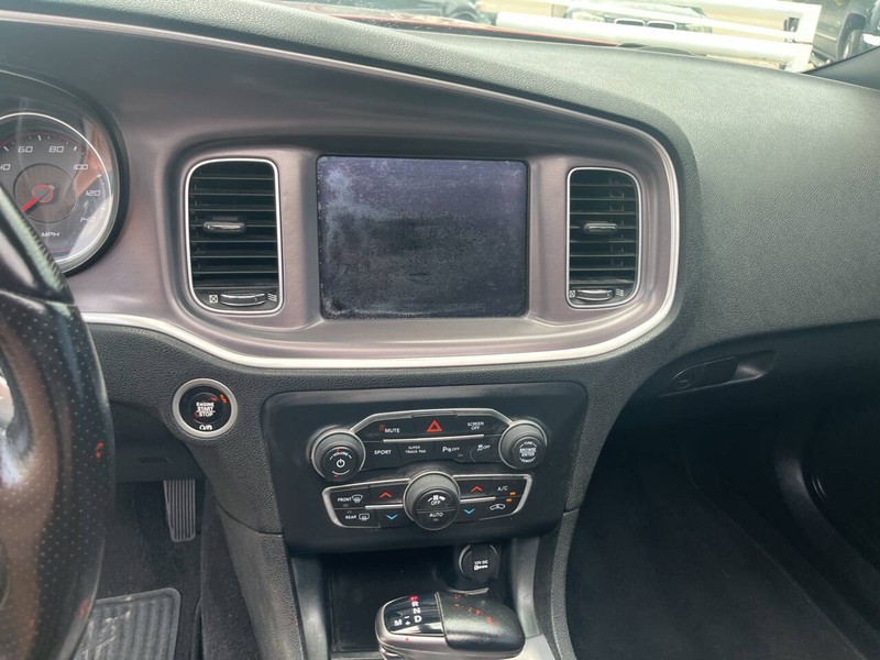 Dodge Charger Vehicle Image 11