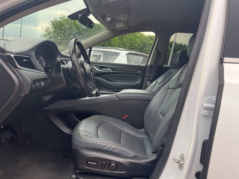 Buick Enclave Vehicle Image 07