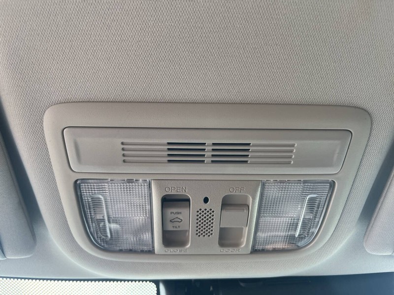 Honda Civic Sedan Vehicle Image 14