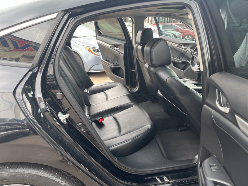 Honda Civic Sedan Vehicle Image 19