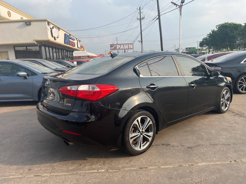 Kia Forte Vehicle Image 03