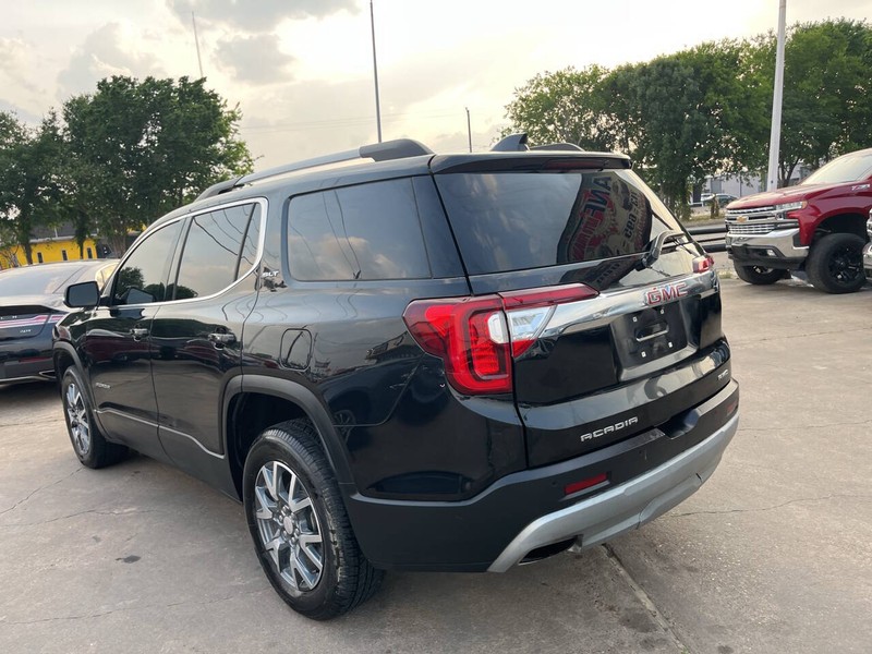 GMC Acadia Vehicle Image 08