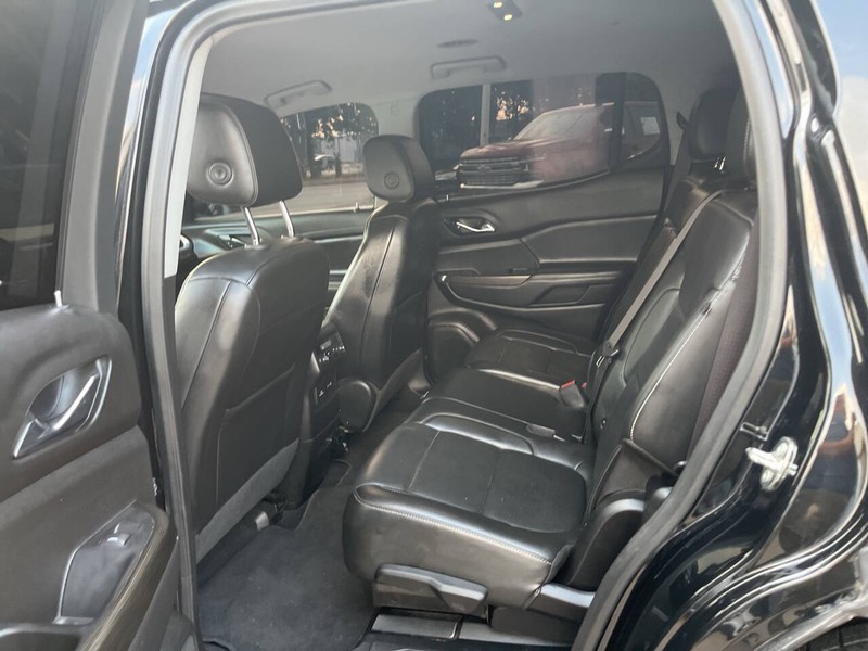 GMC Acadia Vehicle Image 18