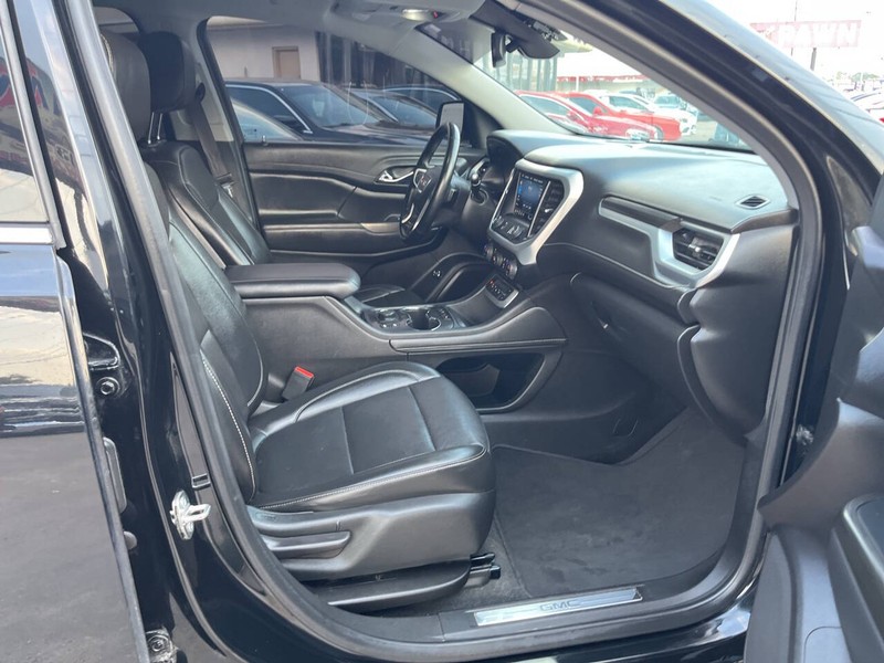GMC Acadia Vehicle Image 21