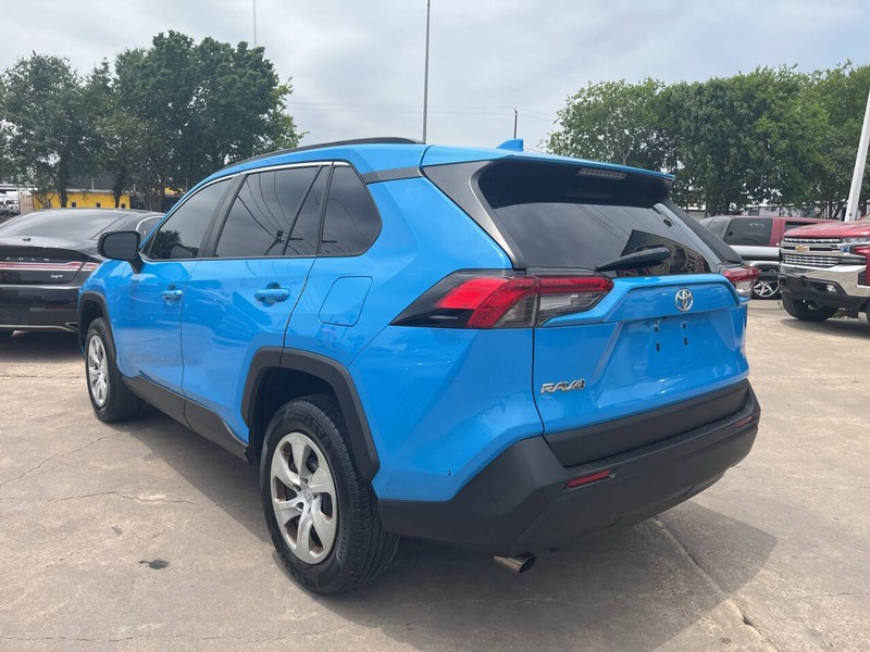 Toyota RAV4 Vehicle Image 05