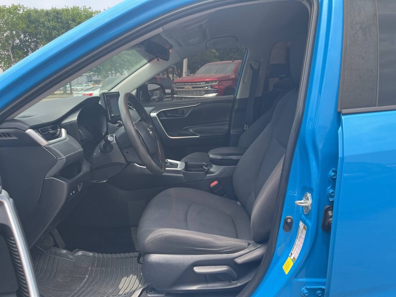 Toyota RAV4 Vehicle Image 07