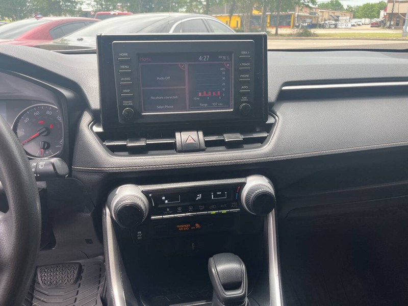 Toyota RAV4 Vehicle Image 10