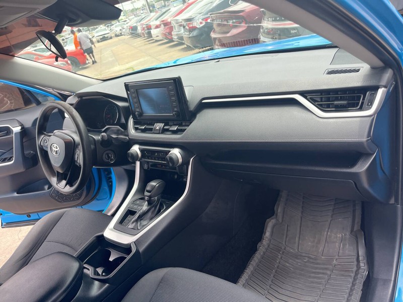 Toyota RAV4 Vehicle Image 19