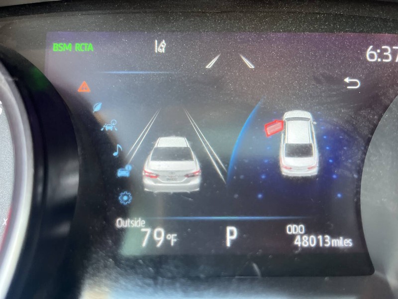 Toyota Camry Vehicle Image 10