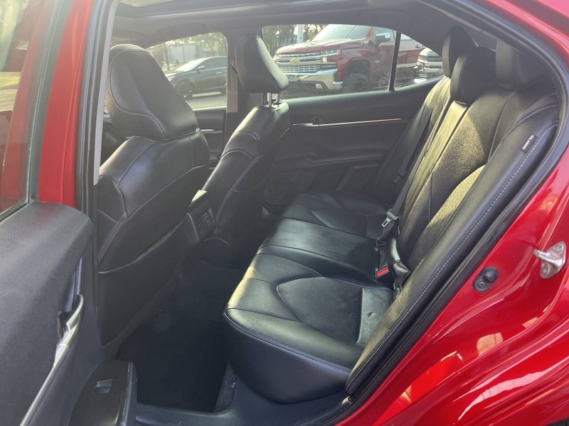 Toyota Camry Vehicle Image 19