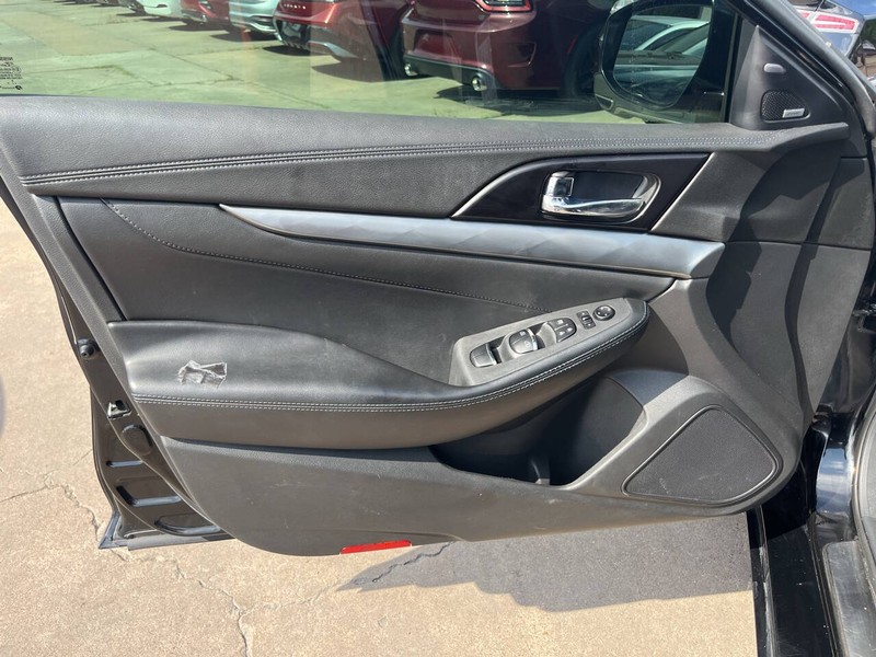 Nissan Maxima Vehicle Image 05