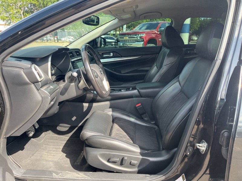 Nissan Maxima Vehicle Image 07