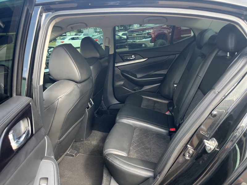Nissan Maxima Vehicle Image 23