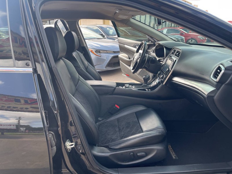 Nissan Maxima Vehicle Image 28