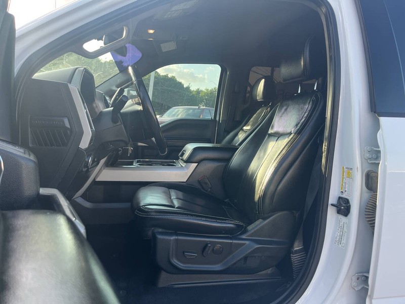 Ford Super Duty F-250 SRW Vehicle Image 12